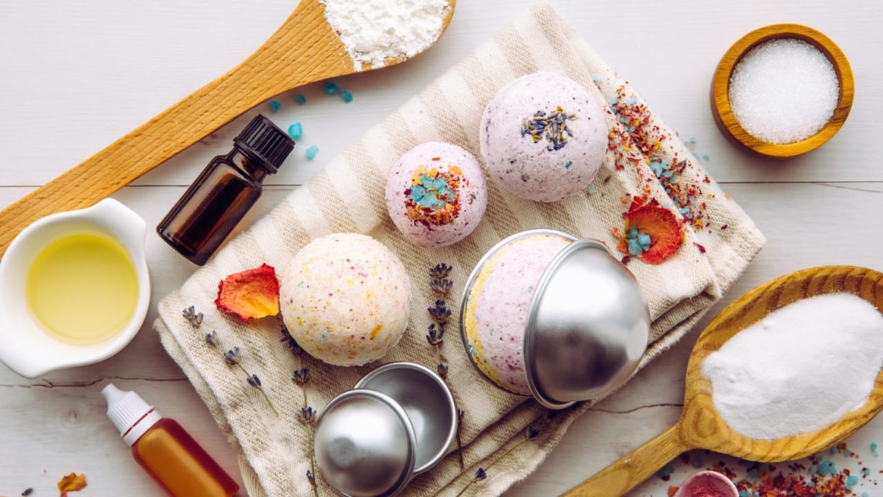 Transform Your Shower Routine with DIY Aromatherapy Steamers 3 Transform Your Shower Routine with DIY Aromatherapy Steamers - Making bath fizz bombs at home concept ss1933191584 dpdgm