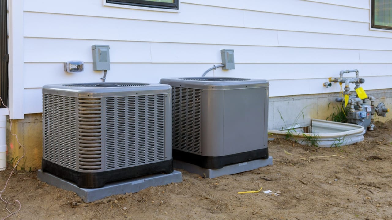 Covering Your AC This Winter May Backfire - Outdoor Air Conditioning System dp408512130 dnoh