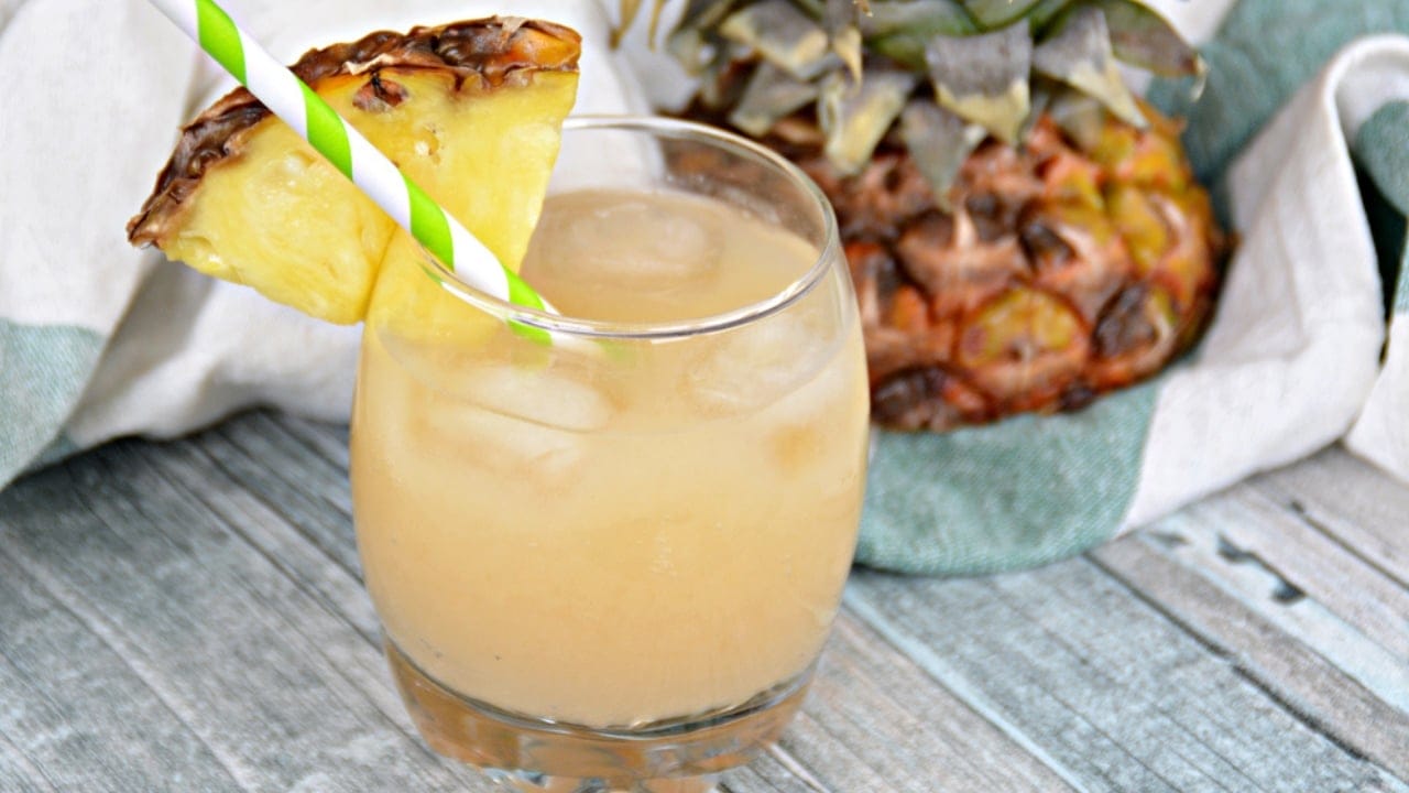 No Booze, No Fuss: 13 Easy Mocktails Anyone Can Make 9 No Booze, No Fuss: 13 Easy Mocktails Anyone Can Make - Pineapple Ginge Ale dp280266562 dnoh