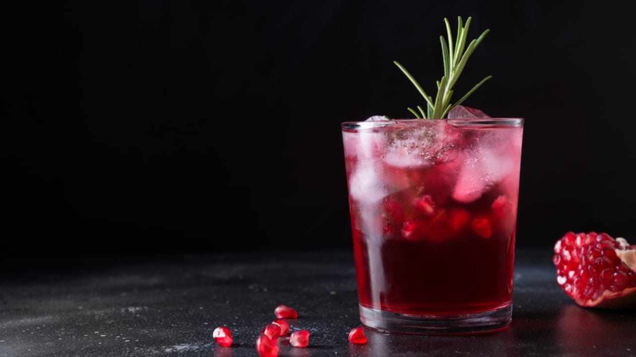 12 Must-Try Mocktails That Don't Need Alcohol to Impress 6 12 Must-Try Mocktails That Don't Need Alcohol to Impress - Pomegranate Spritzer dp391446402 dnoh