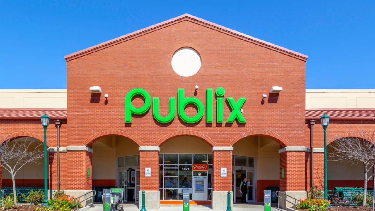 Think Twice Before Buying These 5 Rotisserie Chickens 5 Think Twice Before Buying These 5 Rotisserie Chickens -