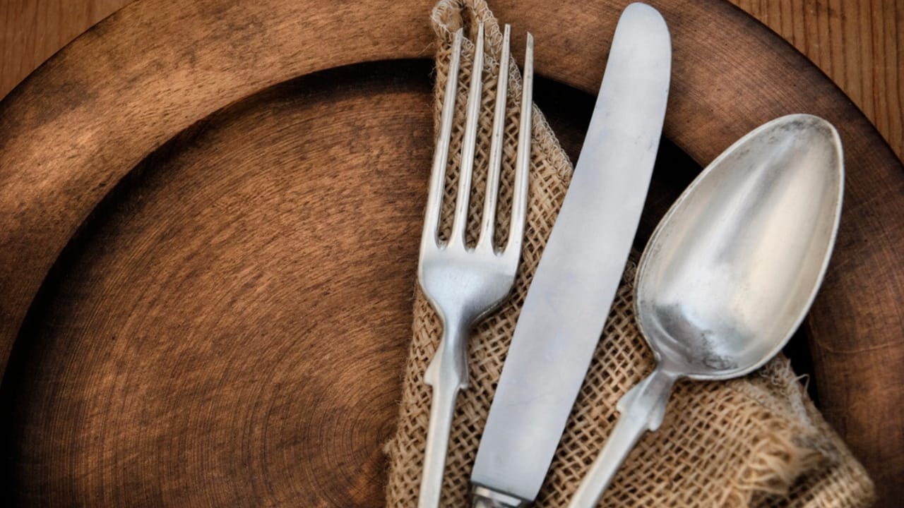 15 Antiques Expected to Skyrocket in 2025’s Market 4 15 Antiques Expected to Skyrocket in 2025’s Market - Silver Flatware dp13073346 dnoh