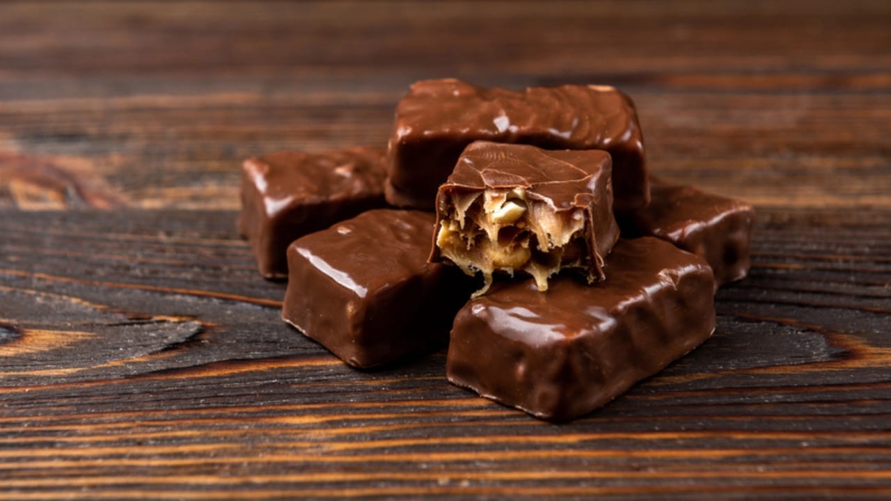 20 Homemade Holiday Candies That Will Sweeten Your Season 4 20 Homemade Holiday Candies That Will Sweeten Your Season - Snickers Fudge dp438855794 dnoh