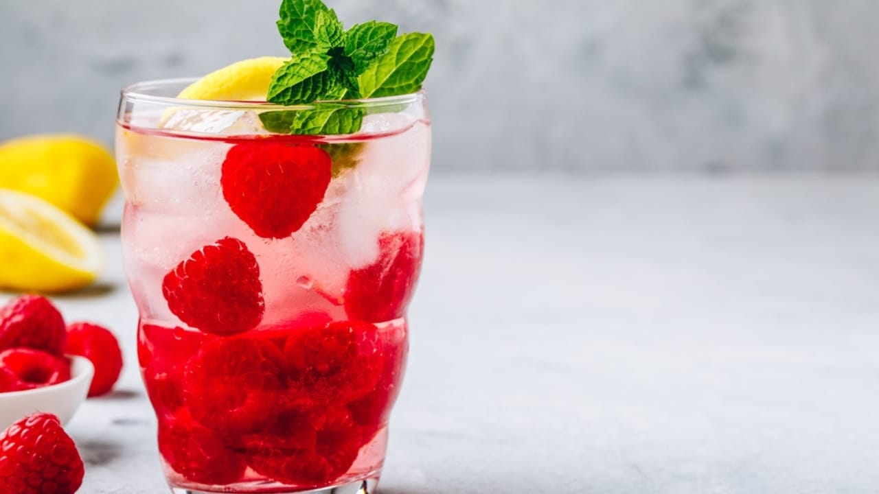 No Booze, No Fuss: 13 Easy Mocktails Anyone Can Make 3 No Booze, No Fuss: 13 Easy Mocktails Anyone Can Make - Sparkling Raspberry Lemonade dp200809002 dnoh