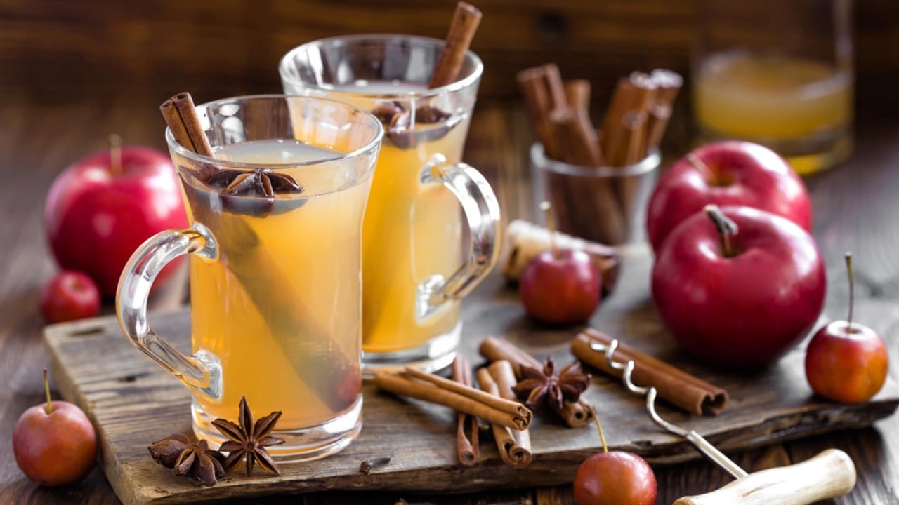 12 Must-Try Mocktails That Don't Need Alcohol to Impress 13 12 Must-Try Mocktails That Don't Need Alcohol to Impress - Spiced Apple Cider dp55576317 dnoh