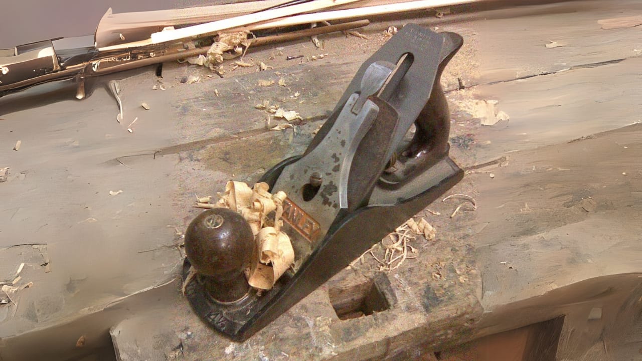 15 Antique Woodworking Tools That Could Be Worth a Fortune 10 15 Antique Woodworking Tools That Could Be Worth a Fortune - Stanley Smooth Plane wc