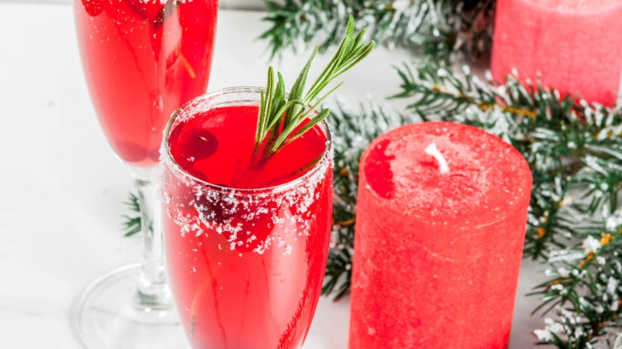 20 Fun & Tasty Christmas Mocktails to Try 20 20 Fun & Tasty Christmas Mocktails to Try - The Merry Mocktail dp176763356 dnoh