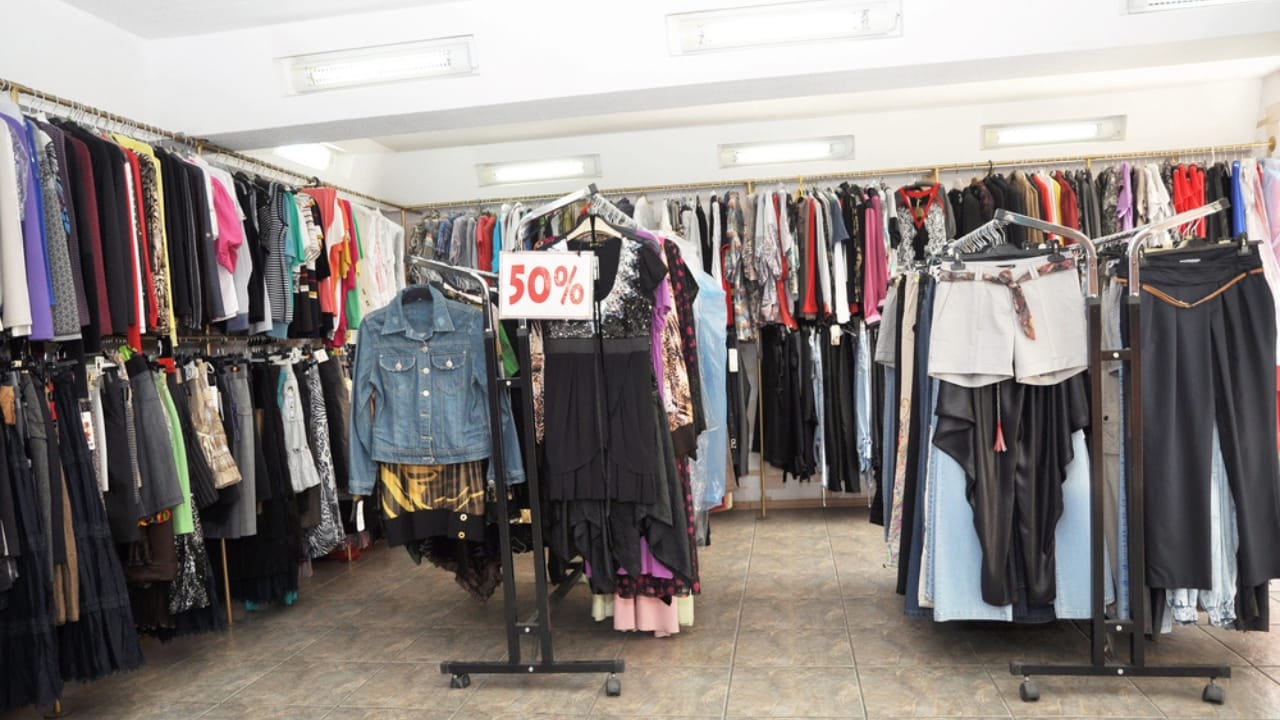 13 Amish Money-Saving Habits to Cut Your Household Costs 7 13 Amish Money-Saving Habits to Cut Your Household Costs - Thrift stores dp6366227 dnoh