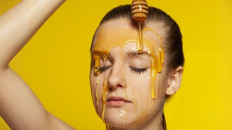 15 Everyday Problems Honey Can Solve Naturally 5 15 Everyday Problems Honey Can Solve Naturally - Woman with honey on her face dp254930804 dnoh