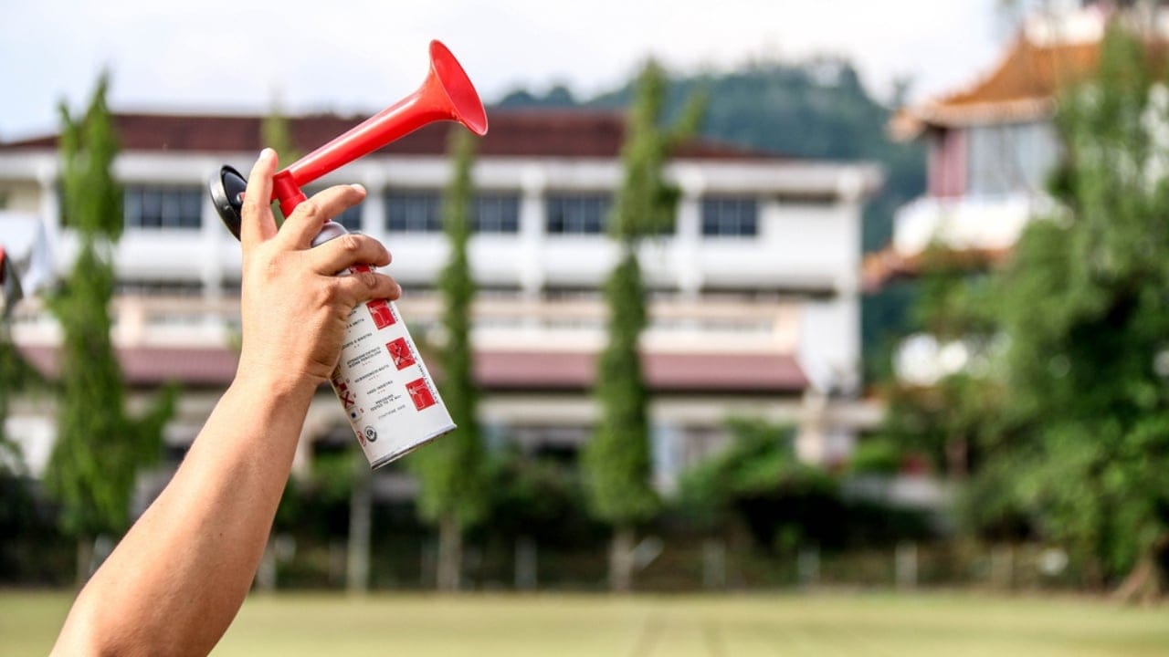 12 Strategies for Dealing with Coyote Encounters in Your Neighborhood 4 12 Strategies for Dealing with Coyote Encounters in Your Neighborhood - air horn ss581741344 dnoh