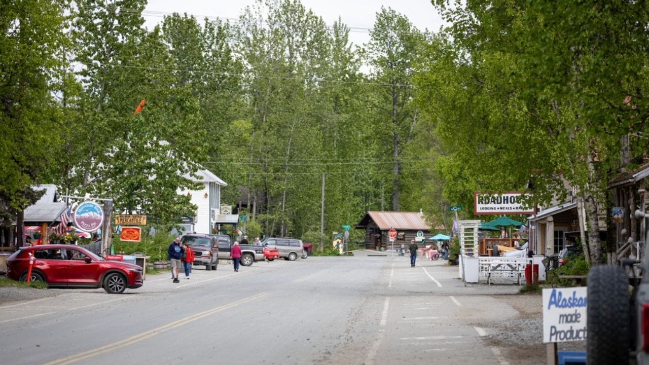 America's Coolest Small Towns by State 3 America's Coolest Small Towns by State - alaska talkeetna ss2498262601 adyh