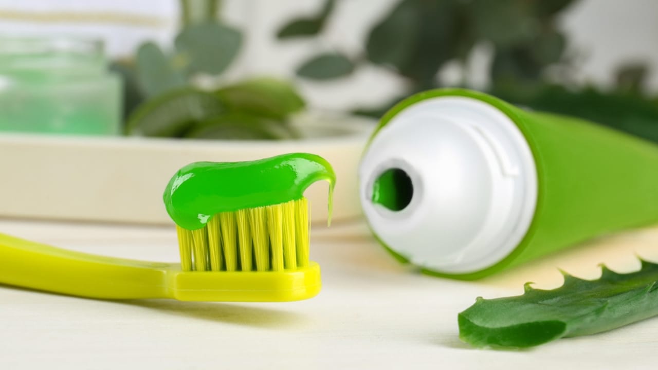 12 Reasons Aloe Vera Is a Wellness Must-Have 9 12 Reasons Aloe Vera Is a Wellness Must-Have - aloe vera toothpaste dp660480922 dnoh
