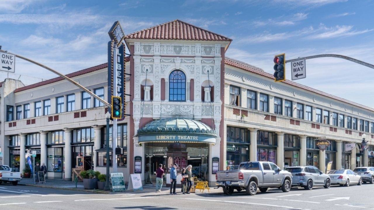 America's Coolest Small Towns by State 38 America's Coolest Small Towns by State - astoria oregon ss2373081487 adyh