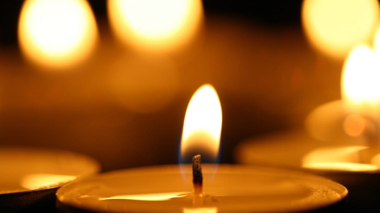 You’re Probably Burning Candles Wrong—Here’s How to Fix It 4 You’re Probably Burning Candles Wrong—Here’s How to Fix It - candles dp4972975 dnoh