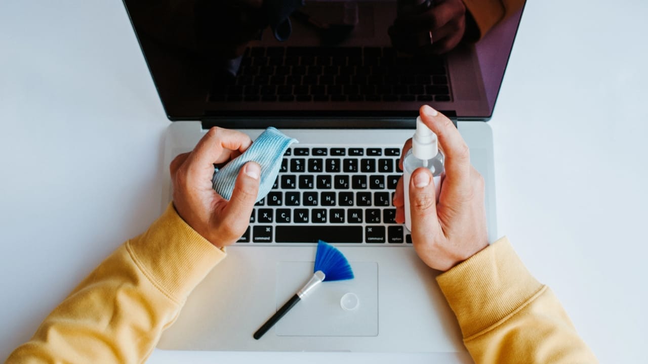 Avoid These 15 Overhyped Cleaning Products to Save Cash 12 Avoid These 15 Overhyped Cleaning Products to Save Cash - cleaning material gadget dp325220600 dnoh