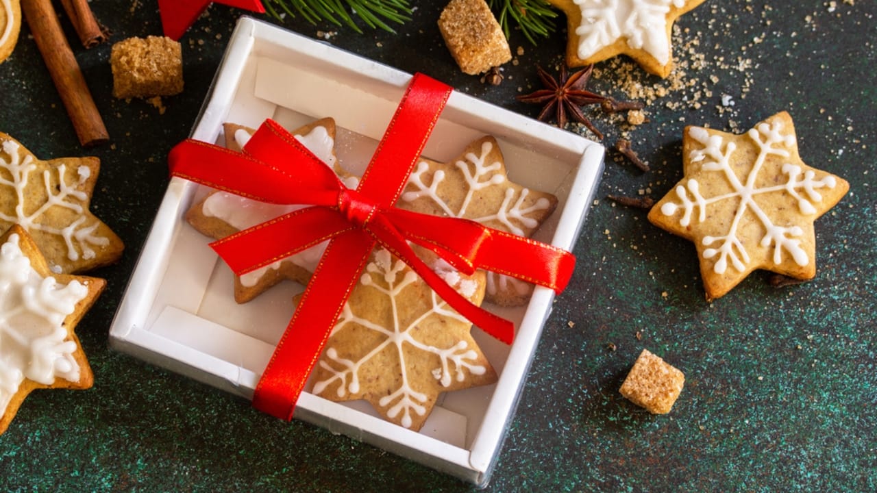 Craft the Perfect Cookie Box for Holiday Gifting 6 Craft the Perfect Cookie Box for Holiday Gifting -