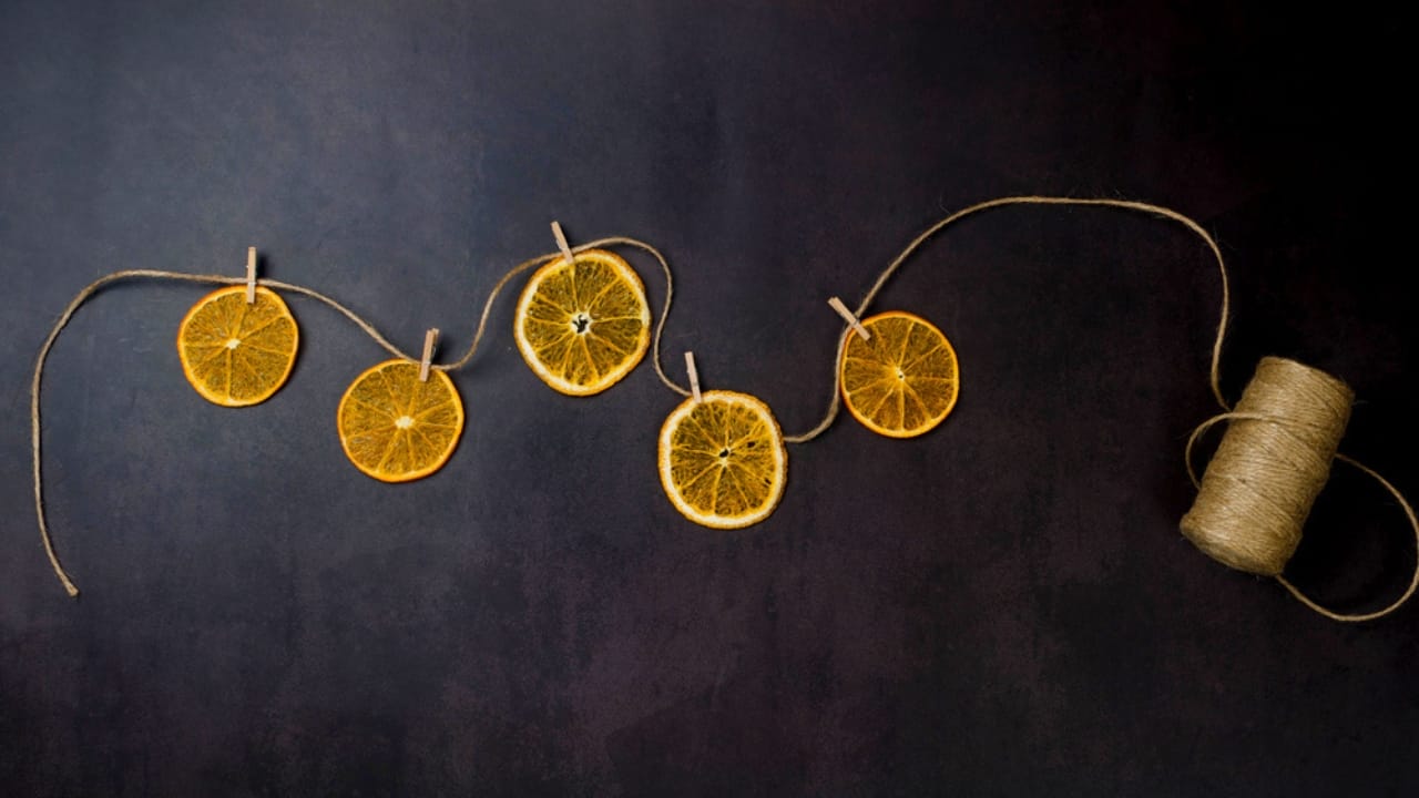 Dried Orange Garlands: A Timeless Winter Tradition - dried orange garland dp428029836 dnoh