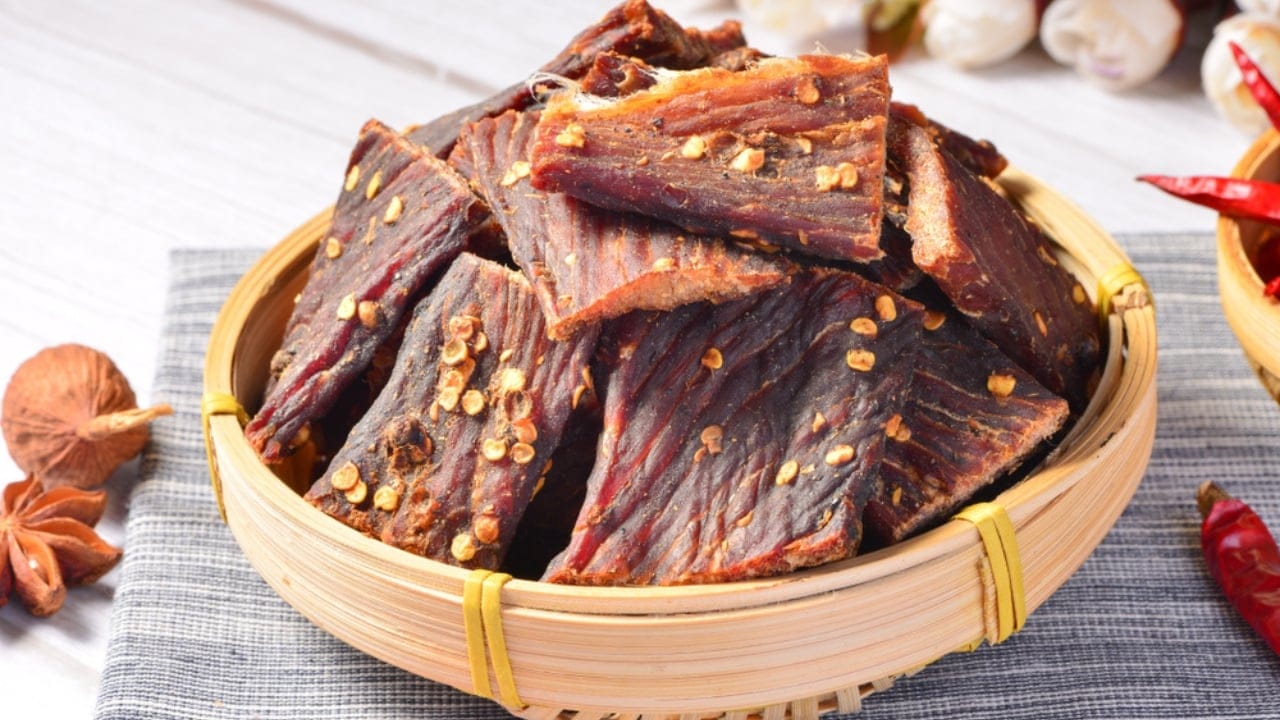 No Fridge Needed: 10 Amish Meat Preservation Secrets 7 No Fridge Needed: 10 Amish Meat Preservation Secrets - drying meat ss1181055625