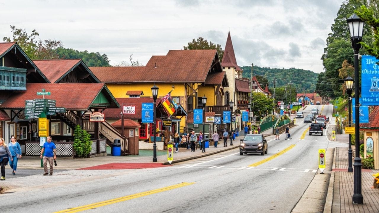 America's Coolest Small Towns by State 11 America's Coolest Small Towns by State - georgia helen ss2173395275 adyh