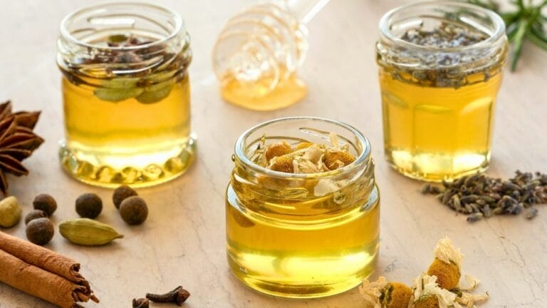 Herb-Infused Honey: Liquid Gold with a Wild Twist 5 Herb-Infused Honey: Liquid Gold with a Wild Twist - herb honey ss1367371199dnoh