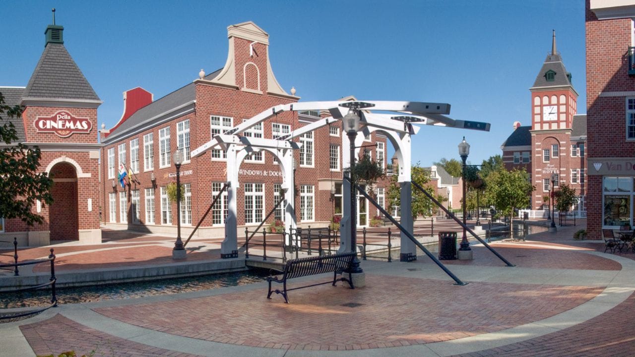 America's Coolest Small Towns by State 16 America's Coolest Small Towns by State - iowa pella ss761942431 adyh