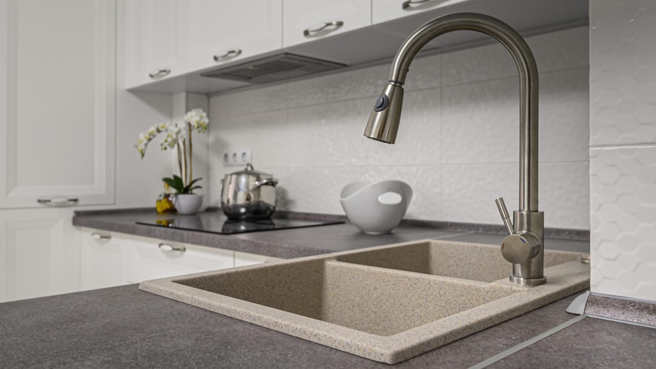 Love Your Kitchen Again: 13 Low-Cost Design Updates 9 Love Your Kitchen Again: 13 Low-Cost Design Updates - kitchen sink dp374727964 dnoh