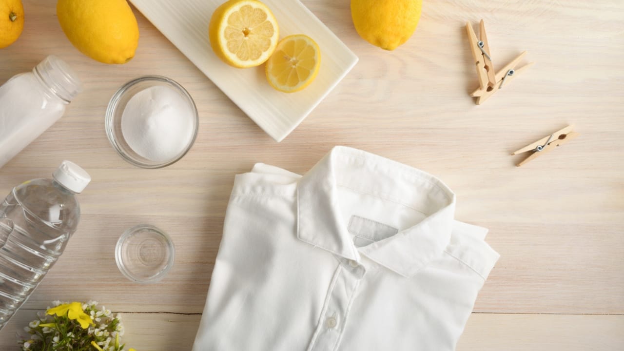 10 Common Problems You Can Treat with Lemon, Salt & Pepper 3 10 Common Problems You Can Treat with Lemon, Salt & Pepper - lemon in laundry dp564836072 dnoh