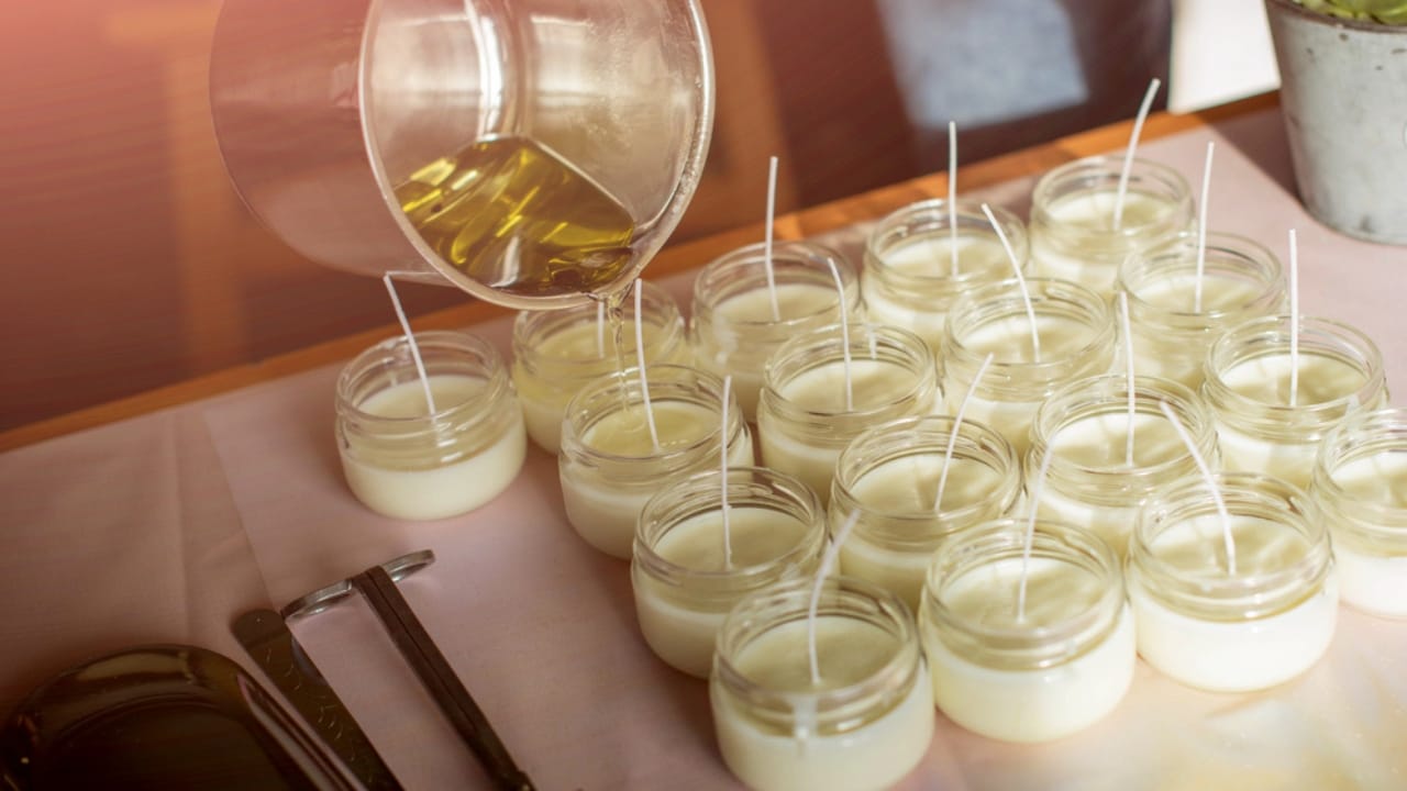 Say Goodbye to Mosquitoes with These DIY Mason Jar Candles 2 Say Goodbye to Mosquitoes with These DIY Mason Jar Candles - making candles with a jar ss1948236958 dpdgm