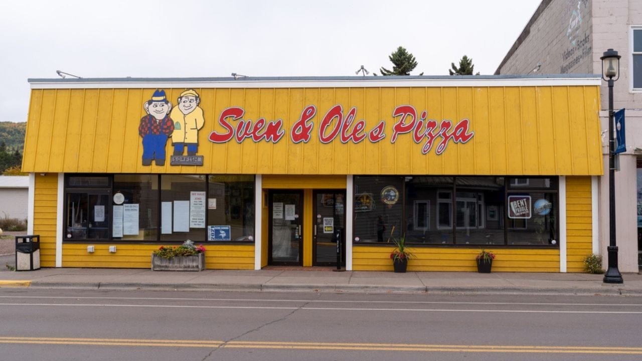 America's Coolest Small Towns by State 24 America's Coolest Small Towns by State - minnesota grand marais ss2073019181 adyh