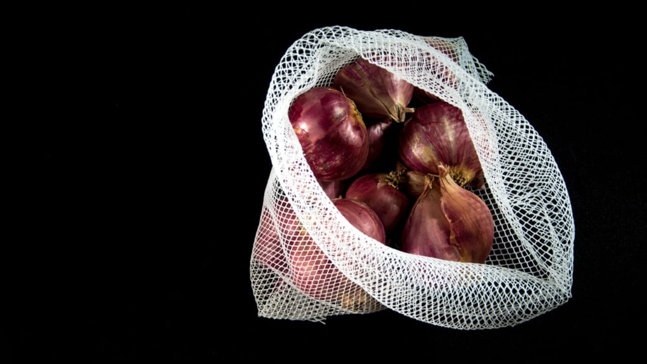 Don’t Toss Them... 15 Creative Ways to Reuse Pantyhose 5 Don’t Toss Them... 15 Creative Ways to Reuse Pantyhose - onion in net dp354320454 dnoh