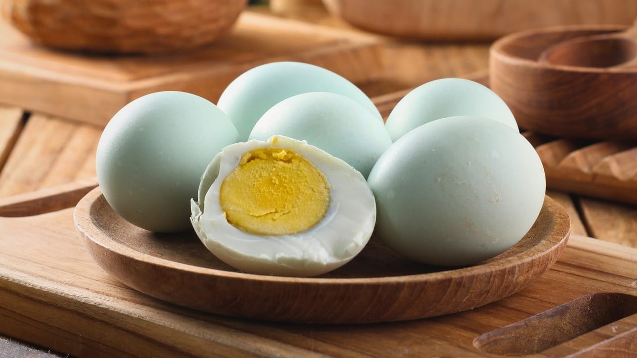 22 Egg Storage Hacks That Actually Work - salted eggs ss
