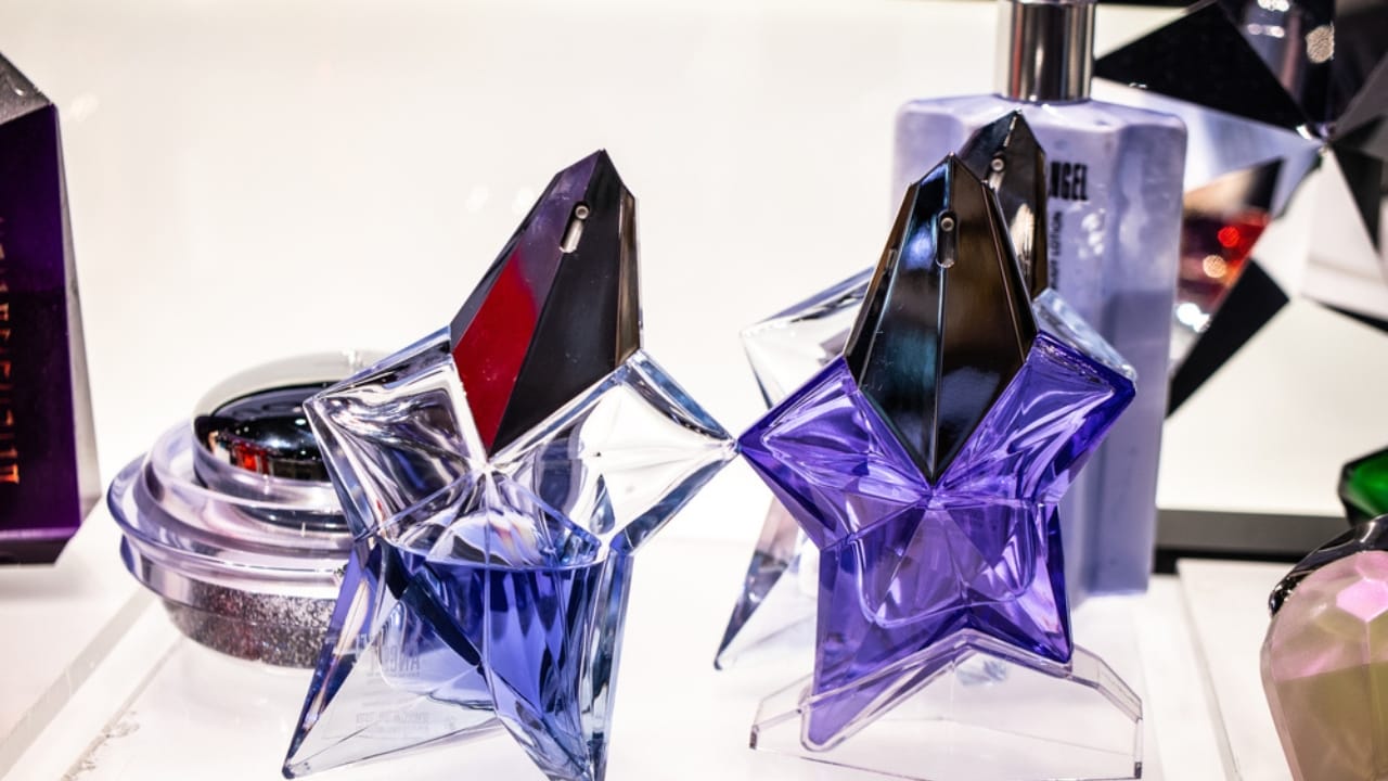 Perfumes That Made History: 17 Top-Selling Scents Worldwide 13 Perfumes That Made History: 17 Top-Selling Scents Worldwide - thierry mugler perfume ss1669170448 dnoh