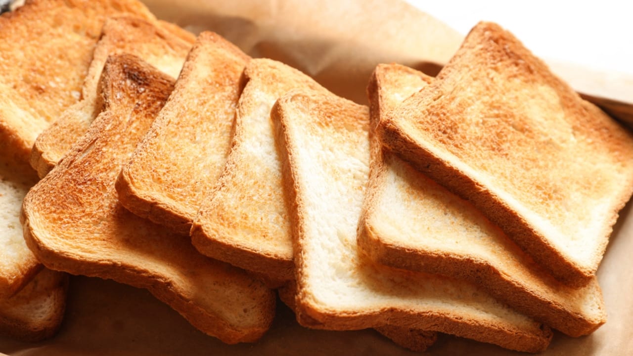 25 Genius Kitchen Tricks for Faster, Cheaper Meals 14 25 Genius Kitchen Tricks for Faster, Cheaper Meals - toasted bread dp183272866 dnoh