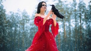 Crows Can Be Your Friends—Follow These Steps 1 Crows Can Be Your Friends—Follow These Steps - woman crow ss557192935 degm