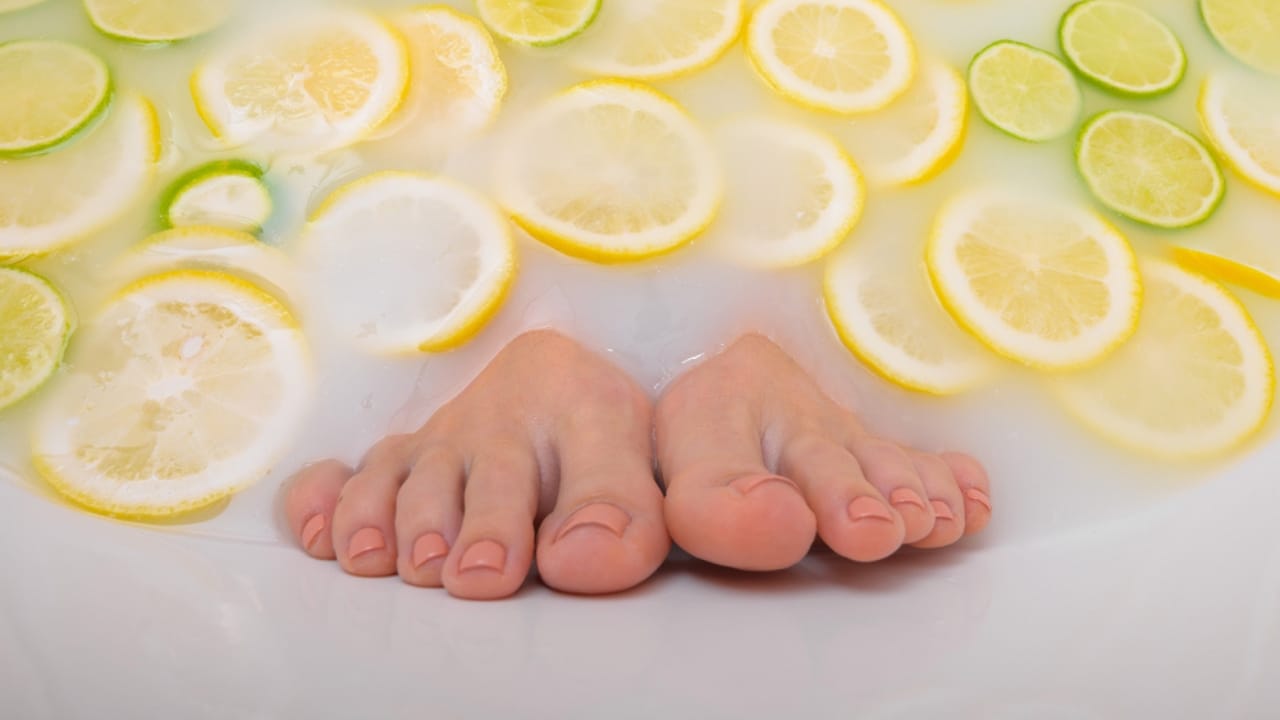 10 Common Problems You Can Treat with Lemon, Salt & Pepper 6 10 Common Problems You Can Treat with Lemon, Salt & Pepper - woman feet and lemon dp410788146 dnoh