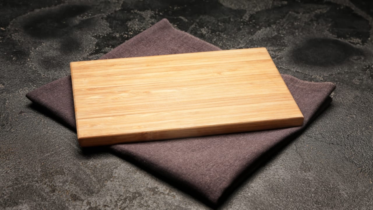 Dry & Worn Cutting Board? Here&rsquo;s How to Fix It Fast - wooden cutting board dp361302460 dnoh