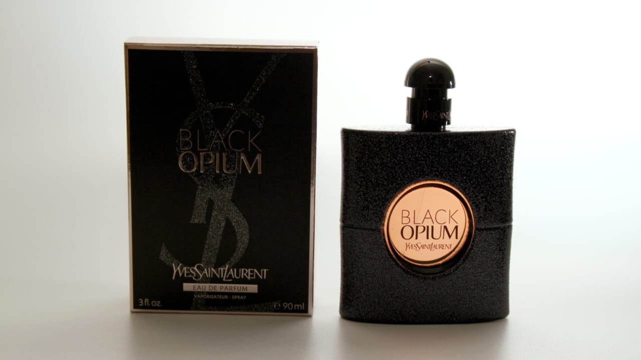 Perfumes That Made History: 17 Top-Selling Scents Worldwide 7 Perfumes That Made History: 17 Top-Selling Scents Worldwide - yves saint laurent black opium ss2026224596 dnoh