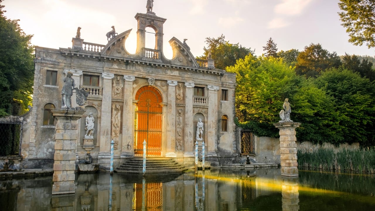 Labyrinths Aren’t Relics—6 Reasons They’re Timeless and Thriving 4 Labyrinths Aren’t Relics—6 Reasons They’re Timeless and Thriving - Architectural Evolution dp152442992 dnoh