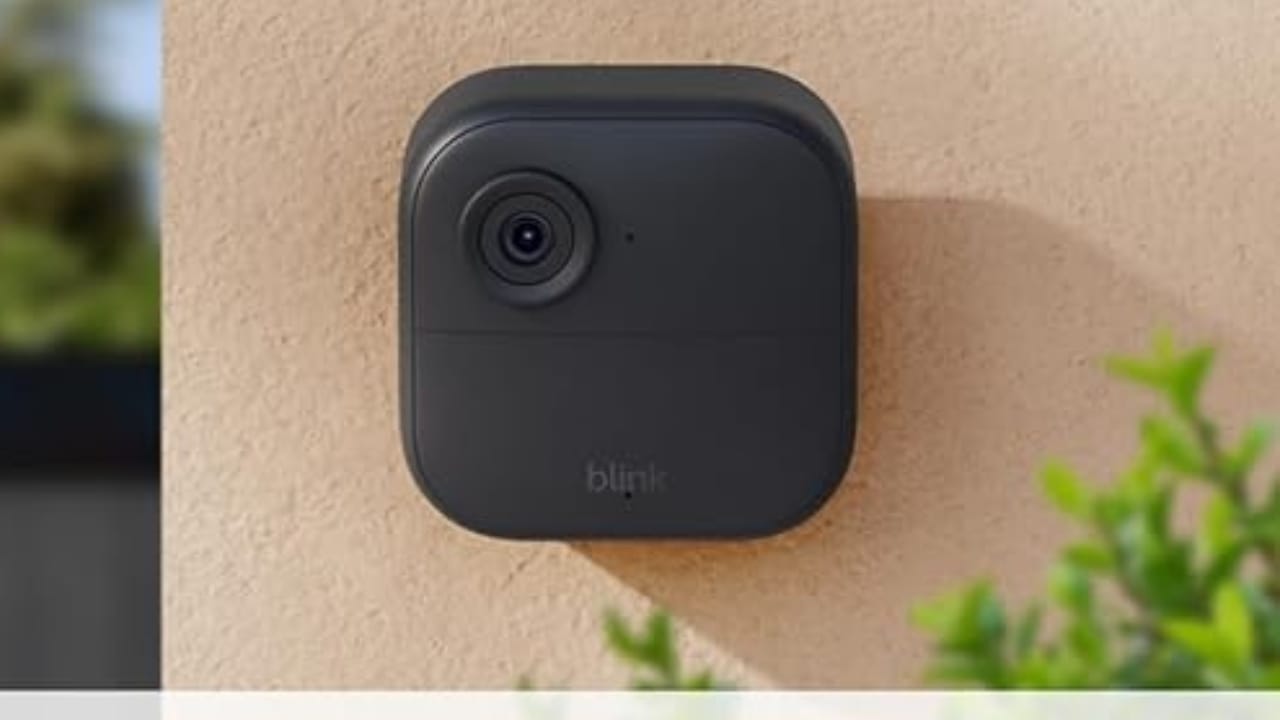 15 Fee-Free Home Cameras Shaking Up an $81.68 Billion Industry 9 15 Fee-Free Home Cameras Shaking Up an $81.68 Billion Industry - Blink Outdoor