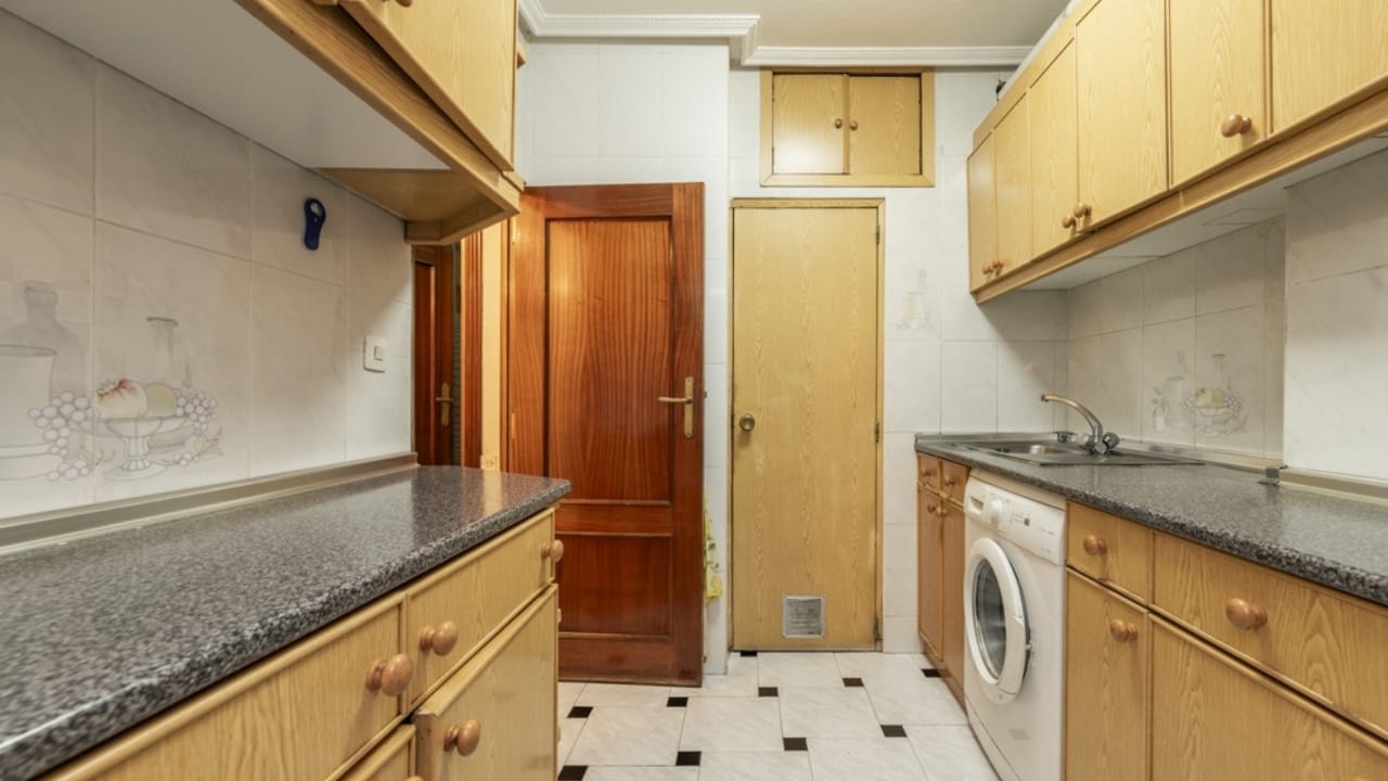 15 Unique Features Found Only in Pre-1900s Homes 7 15 Unique Features Found Only in Pre-1900s Homes - Butlers Pantries A Room for Silver China ss2442126309 dnoh