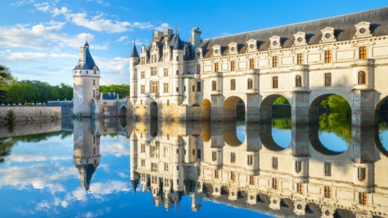 10 Famous Castles & Their Magical, Must-See Gardens 4 10 Famous Castles & Their Magical, Must-See Gardens - Chateau de Chenonceau ss1407078329 dnoh