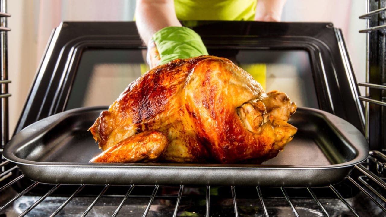10 Steps to Perfect Roast Chicken for the Holidays 7 10 Steps to Perfect Roast Chicken for the Holidays - Cooking chicken in the oven at home dp49120837 dnoh