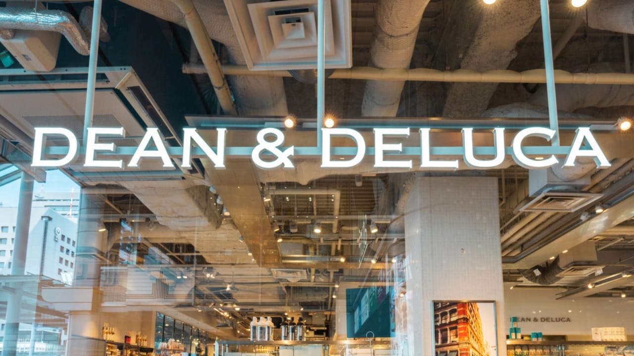 These 21 Grocery Stores Are Taking Too Much from Your Wallet 19 These 21 Grocery Stores Are Taking Too Much from Your Wallet - Dean DeLuca ss1966030378 dpdgm