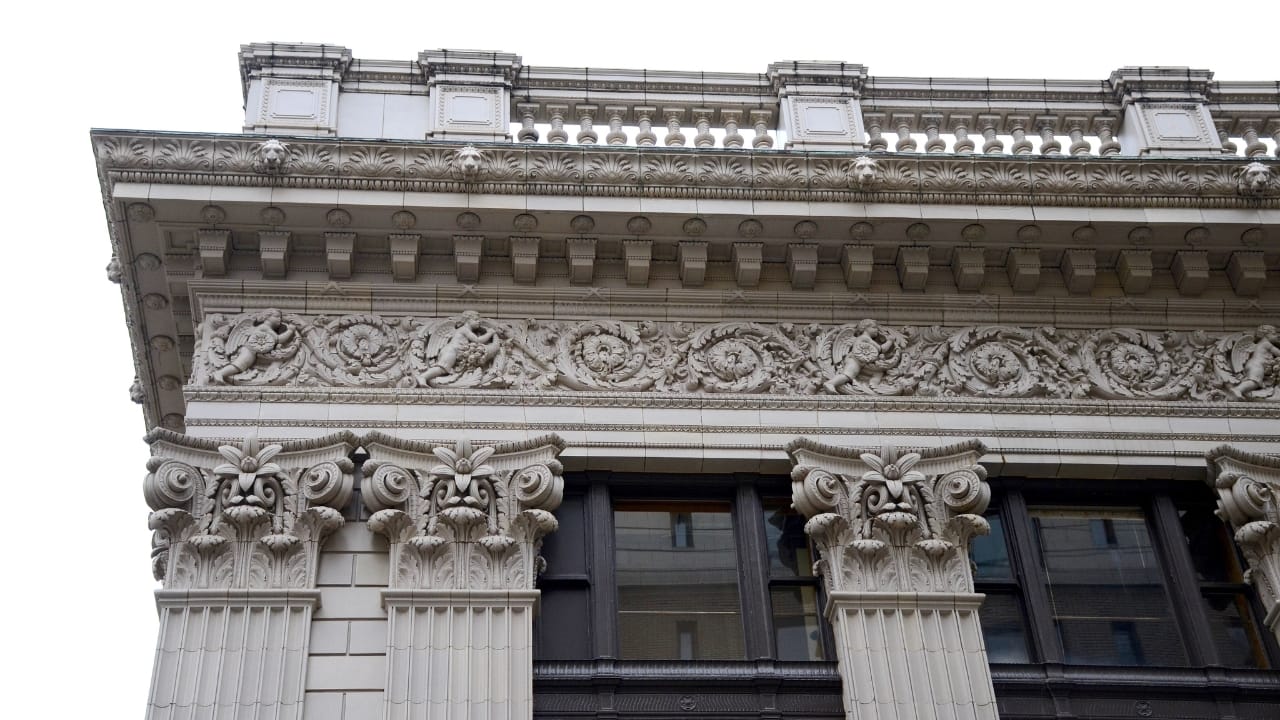 15 Unique Features Found Only in Pre-1900s Homes 11 15 Unique Features Found Only in Pre-1900s Homes - Elaborate Cornices Crowning Glory wc