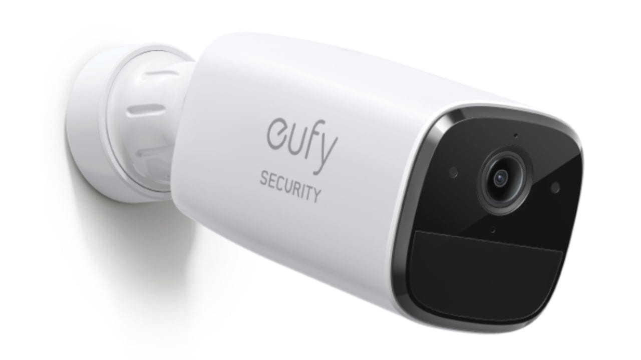 15 Fee-Free Home Cameras Shaking Up an $81.68 Billion Industry 13 15 Fee-Free Home Cameras Shaking Up an $81.68 Billion Industry - Eufy SoloCam E40