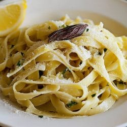 Make This Anchovy Fettuccine Recipe for Dinner in 20 Minutes 6 Make This Anchovy Fettuccine Recipe for Dinner in 20 Minutes - Fettuccine With Anchovy Lemon 1
