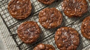 Flourless Chocolate Cookies That Are Rich, Chewy & Irresistible 1 Flourless Chocolate Cookies That Are Rich, Chewy & Irresistible - Flourless Double Chocolate Chip Cookies ss2553822921dnoh