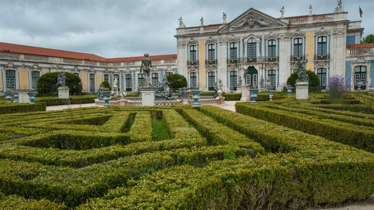 Labyrinths Aren’t Relics—6 Reasons They’re Timeless and Thriving 1 Labyrinths Aren’t Relics—6 Reasons They’re Timeless and Thriving - Historical Gardens and Royal Labyrinths ss2501390779 dnoh