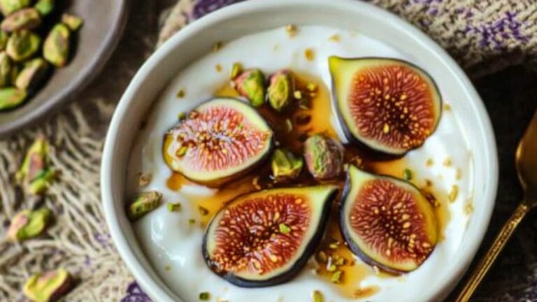 Delicious Mediterranean Diet Breakfast: Creamy Yogurt & Fig Bowl - Mediterranean Yogurt Fig Bowl midia