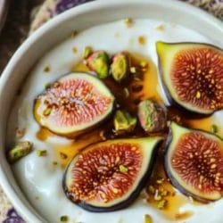 Delicious Mediterranean Diet Breakfast: Creamy Yogurt & Fig Bowl - Mediterranean Yogurt Fig Bowl midia